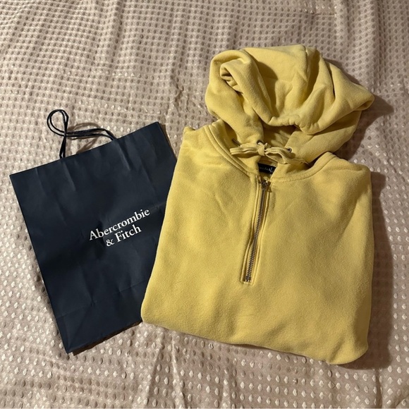 Abercrombie & Fitch Light Yellow Women's Hoodie Sweater - Picture 1 of 7